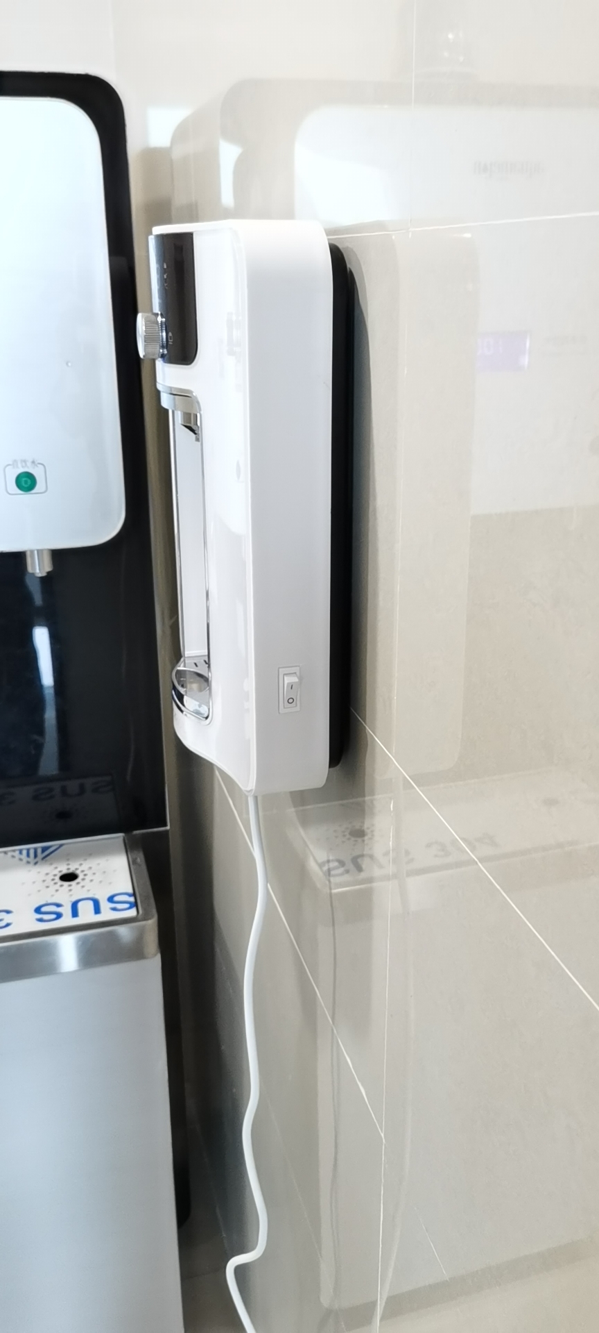 水鹿-厨房－净水器－管线机免打孔粘板